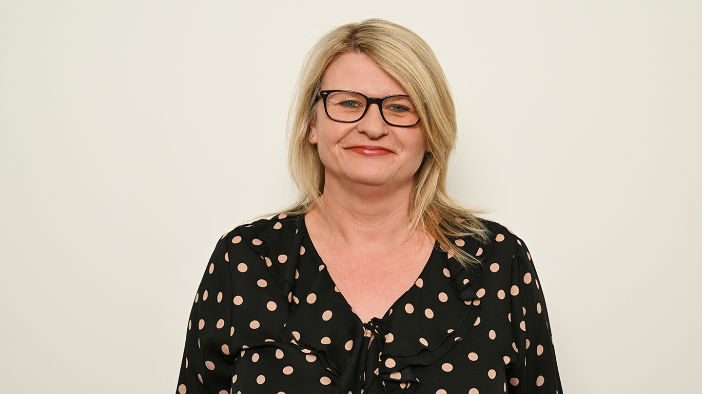 Headshot image of Sarah Hayes