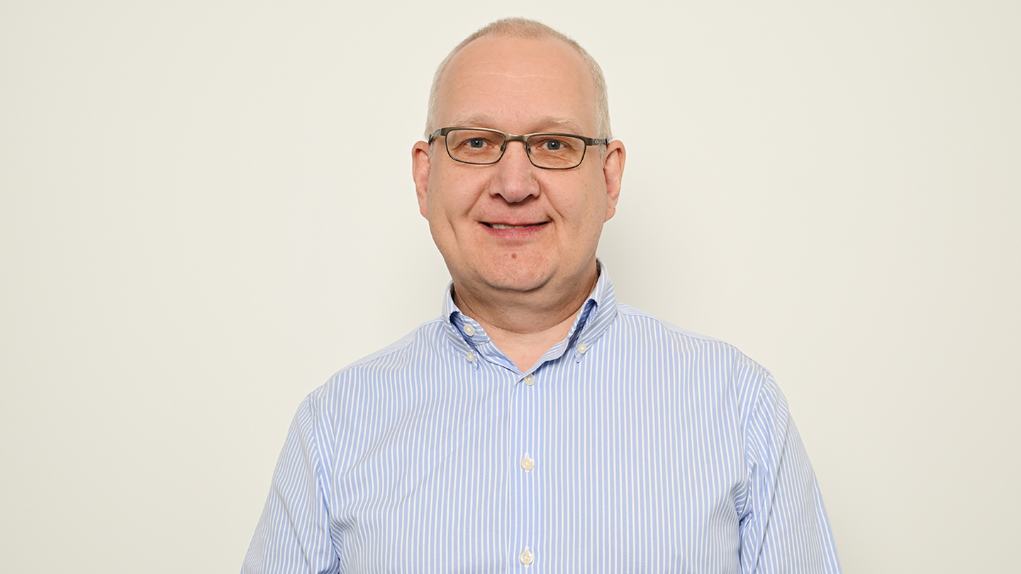 Headshot image of Thomas Olsson
